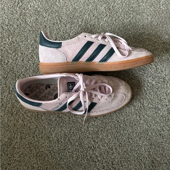 Adidas Women’s Suede Sneakers in Light Pink with Navy Stripes (size 7) - Picture 4 of 9